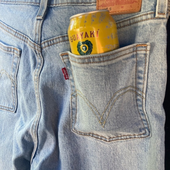 Like new! 501 S Skinny Levi Jeans - Picture 6 of 8